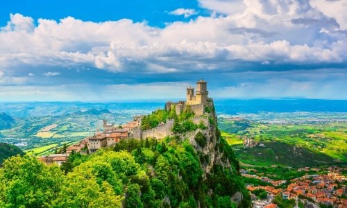 Women ride Emilia-Romagna*
